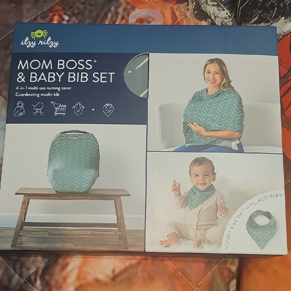 Itzy Ritzy Green Mom Boss & Baby Bib Set
